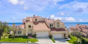 homes with an ocean view