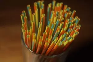 plastic-straws
