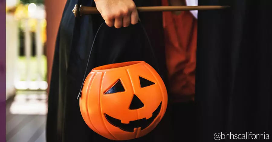 trick-or-treat-porch