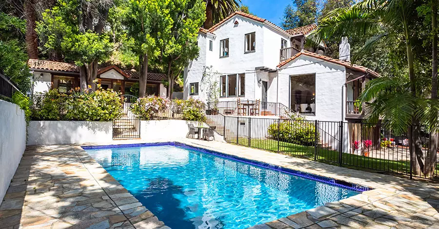 wonderland-backyard-pool