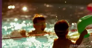 kids-playing-in-pool_safety-tips
