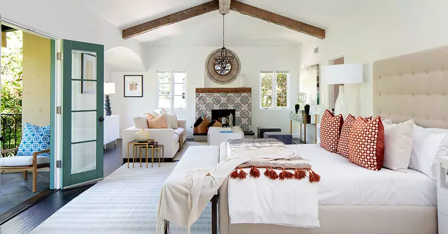 geena-davis-master-bedroom