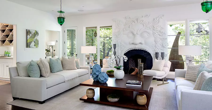 geena-davis-living-room