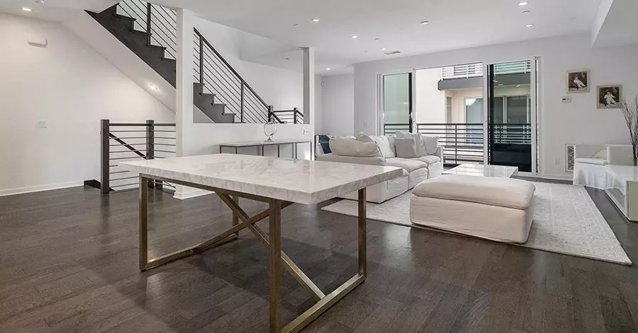 modern-white-living-room-wood-floors