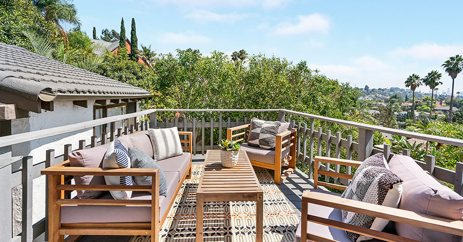 Seating area on sun deck of 2219 Ben Lomond Drive