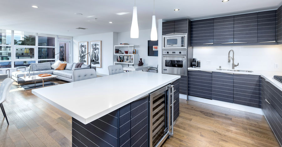 Dark striped kitchen cabinets 