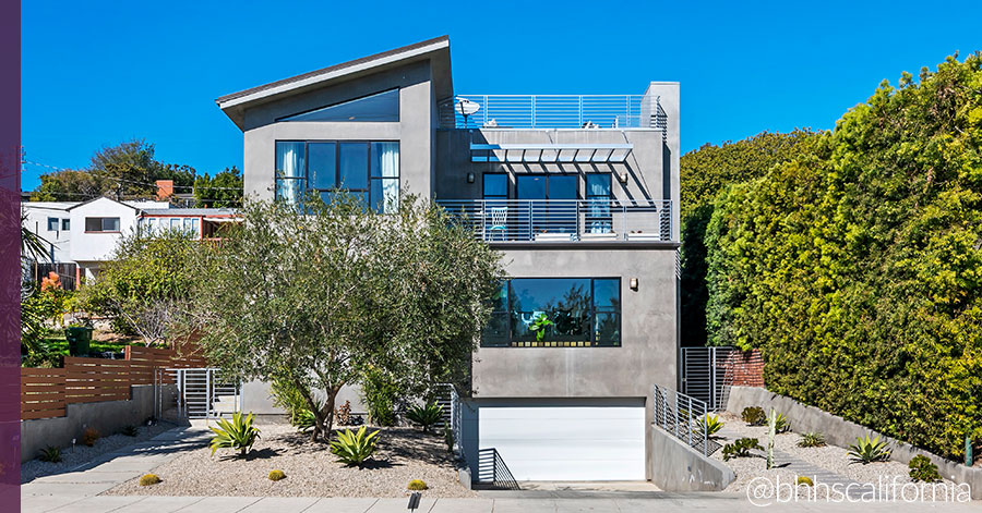 Exterior of modern home 1817 Dewey Street in Santa Monica. 