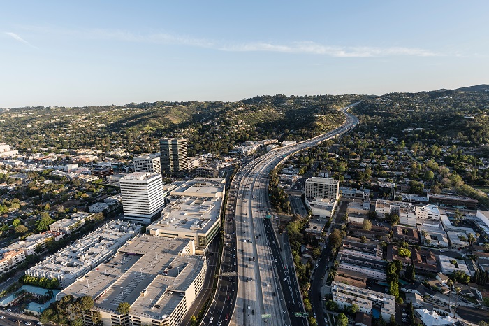 Aerial view of the 405 Freeway in Sherman Oaks, California